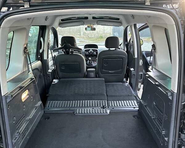 Черный Рено Кенгу, объемом двигателя 1.5 л и пробегом 259 тыс. км за 11550 $, фото 45 на Automoto.ua