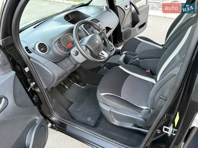 Черный Рено Кенгу, объемом двигателя 1.5 л и пробегом 110 тыс. км за 12599 $, фото 62 на Automoto.ua