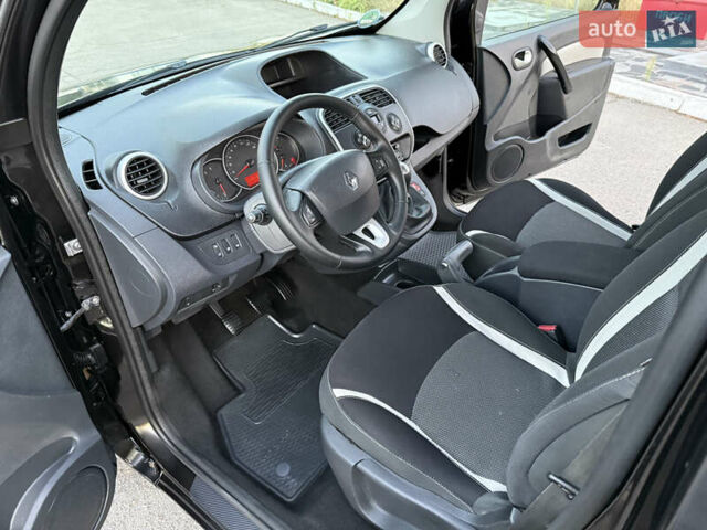 Черный Рено Кенгу, объемом двигателя 1.5 л и пробегом 110 тыс. км за 12599 $, фото 57 на Automoto.ua