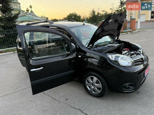 Черный Рено Кенгу, объемом двигателя 1.5 л и пробегом 110 тыс. км за 12599 $, фото 92 на Automoto.ua