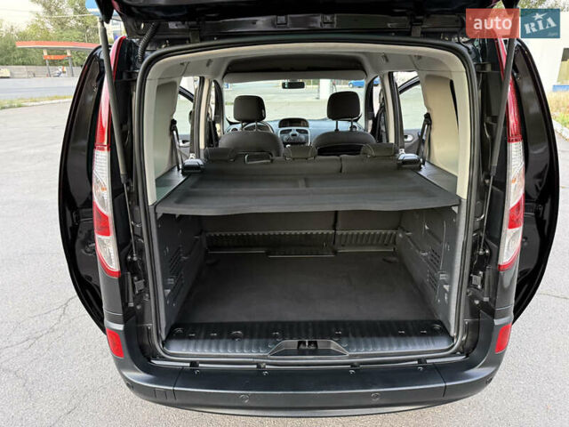 Черный Рено Кенгу, объемом двигателя 1.5 л и пробегом 110 тыс. км за 12599 $, фото 75 на Automoto.ua