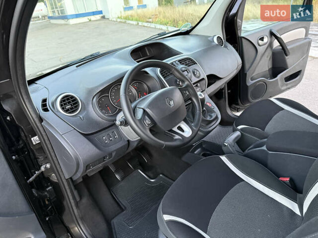 Черный Рено Кенгу, объемом двигателя 1.5 л и пробегом 110 тыс. км за 12599 $, фото 4 на Automoto.ua
