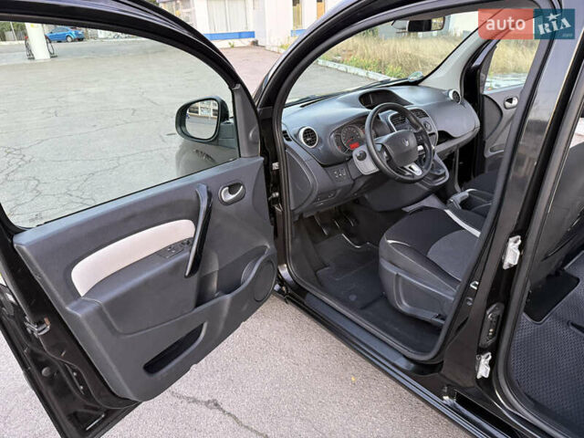 Черный Рено Кенгу, объемом двигателя 1.5 л и пробегом 110 тыс. км за 12599 $, фото 68 на Automoto.ua