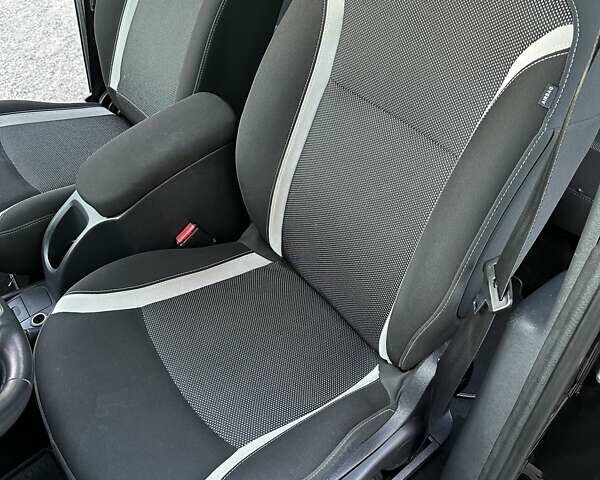 Черный Рено Кенгу, объемом двигателя 1.5 л и пробегом 259 тыс. км за 11550 $, фото 35 на Automoto.ua