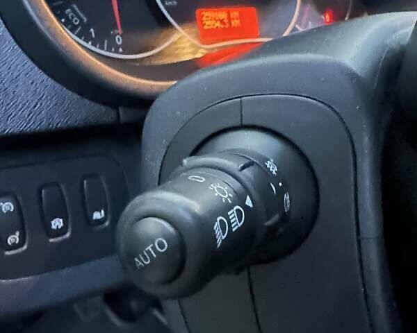 Черный Рено Кенгу, объемом двигателя 1.5 л и пробегом 259 тыс. км за 11550 $, фото 51 на Automoto.ua