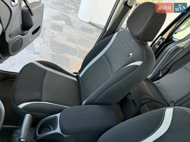 Черный Рено Кенгу, объемом двигателя 1.5 л и пробегом 139 тыс. км за 11999 $, фото 72 на Automoto.ua