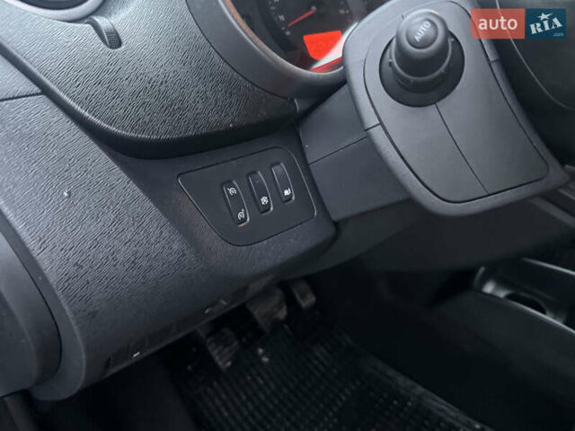 Чорний Рено Кєнгу, об'ємом двигуна 1.5 л та пробігом 198 тис. км за 13950 $, фото 44 на Automoto.ua