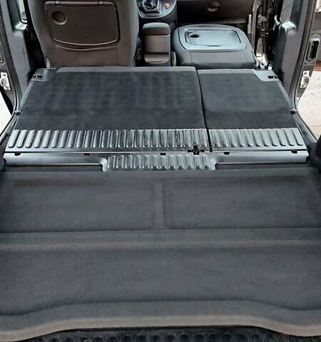 Черный Рено Кенгу, объемом двигателя 1.5 л и пробегом 179 тыс. км за 13500 $, фото 42 на Automoto.ua