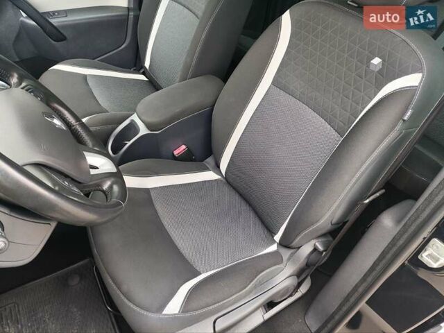 Черный Рено Кенгу, объемом двигателя 1.5 л и пробегом 179 тыс. км за 13300 $, фото 12 на Automoto.ua