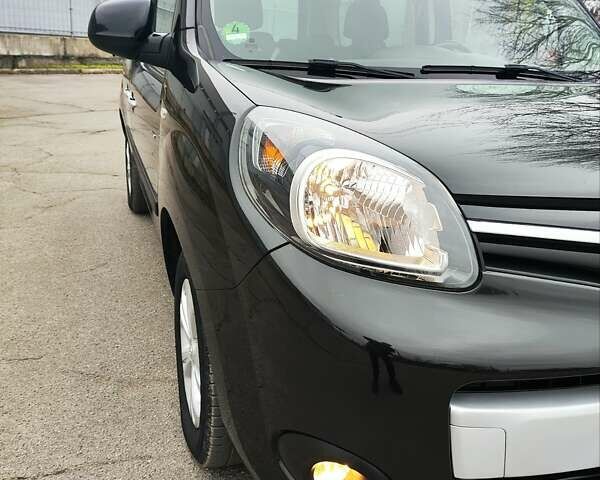 Черный Рено Кенгу, объемом двигателя 1.5 л и пробегом 179 тыс. км за 13300 $, фото 43 на Automoto.ua