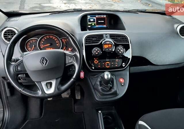 Черный Рено Кенгу, объемом двигателя 1.5 л и пробегом 179 тыс. км за 13500 $, фото 29 на Automoto.ua