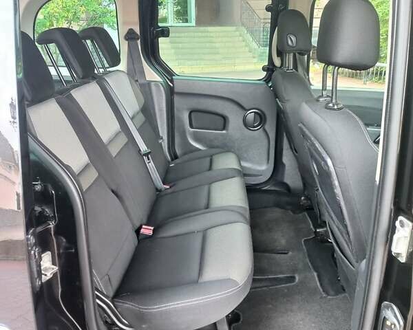 Черный Рено Кенгу, объемом двигателя 1.5 л и пробегом 250 тыс. км за 11850 $, фото 11 на Automoto.ua