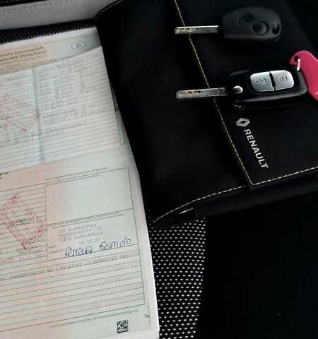 Черный Рено Кенгу, объемом двигателя 1.5 л и пробегом 179 тыс. км за 13500 $, фото 23 на Automoto.ua