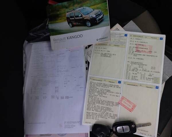 Черный Рено Кенгу, объемом двигателя 1.5 л и пробегом 250 тыс. км за 11850 $, фото 15 на Automoto.ua