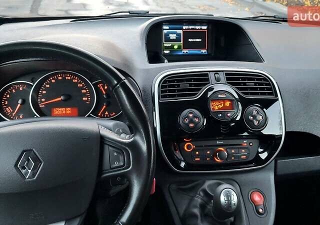 Черный Рено Кенгу, объемом двигателя 1.5 л и пробегом 179 тыс. км за 13500 $, фото 27 на Automoto.ua