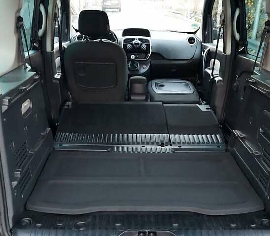 Черный Рено Кенгу, объемом двигателя 1.5 л и пробегом 179 тыс. км за 13500 $, фото 41 на Automoto.ua