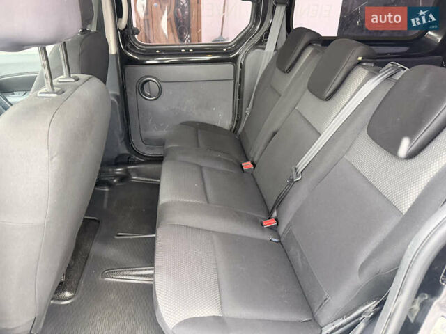 Черный Рено Кенгу, объемом двигателя 0 л и пробегом 79 тыс. км за 13800 $, фото 16 на Automoto.ua