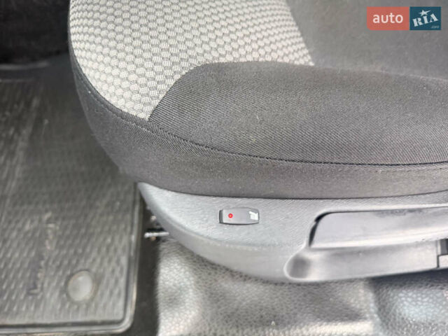 Черный Рено Кенгу, объемом двигателя 0 л и пробегом 79 тыс. км за 13800 $, фото 15 на Automoto.ua