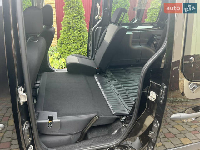 Черный Рено Кенгу, объемом двигателя 0 л и пробегом 29 тыс. км за 14200 $, фото 28 на Automoto.ua