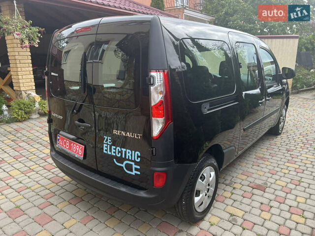 Черный Рено Кенгу, объемом двигателя 0 л и пробегом 29 тыс. км за 14200 $, фото 71 на Automoto.ua