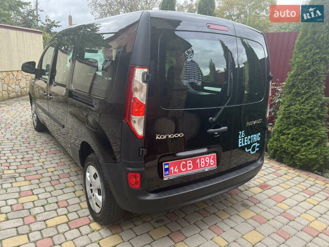 Черный Рено Кенгу, объемом двигателя 0 л и пробегом 29 тыс. км за 14200 $, фото 65 на Automoto.ua