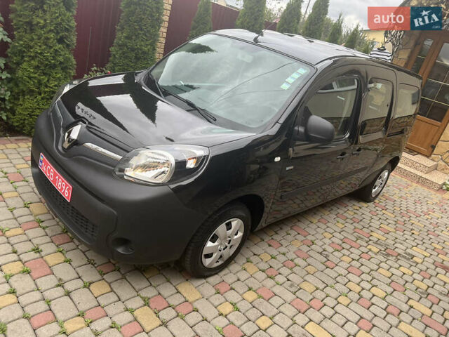 Черный Рено Кенгу, объемом двигателя 0 л и пробегом 29 тыс. км за 14200 $, фото 63 на Automoto.ua
