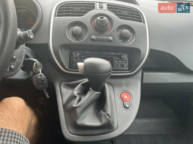 Черный Рено Кенгу, объемом двигателя 0 л и пробегом 29 тыс. км за 14200 $, фото 39 на Automoto.ua