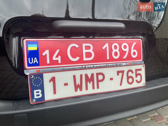 Черный Рено Кенгу, объемом двигателя 0 л и пробегом 29 тыс. км за 14200 $, фото 80 на Automoto.ua