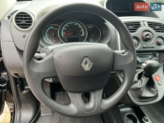 Черный Рено Кенгу, объемом двигателя 0 л и пробегом 29 тыс. км за 14200 $, фото 9 на Automoto.ua