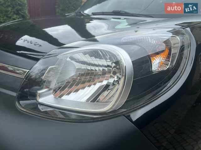 Черный Рено Кенгу, объемом двигателя 0 л и пробегом 29 тыс. км за 14200 $, фото 48 на Automoto.ua