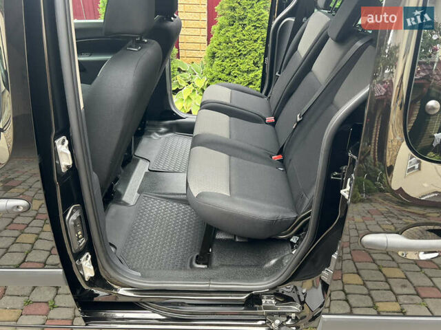 Черный Рено Кенгу, объемом двигателя 0 л и пробегом 29 тыс. км за 14200 $, фото 27 на Automoto.ua