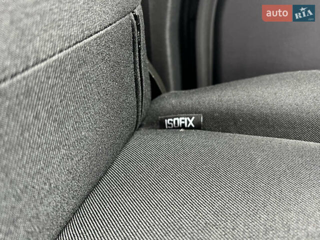 Черный Рено Кенгу, объемом двигателя 0 л и пробегом 29 тыс. км за 14200 $, фото 21 на Automoto.ua