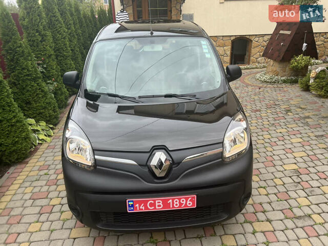 Черный Рено Кенгу, объемом двигателя 0 л и пробегом 29 тыс. км за 14200 $, фото 61 на Automoto.ua