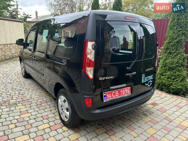 Черный Рено Кенгу, объемом двигателя 0 л и пробегом 29 тыс. км за 14200 $, фото 4 на Automoto.ua