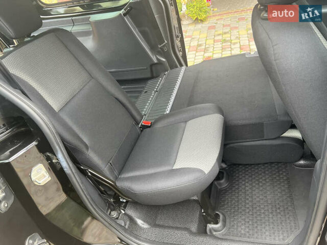 Черный Рено Кенгу, объемом двигателя 0 л и пробегом 29 тыс. км за 14200 $, фото 30 на Automoto.ua