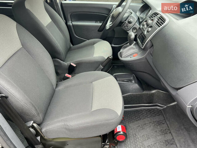 Черный Рено Кенгу, объемом двигателя 0 л и пробегом 29 тыс. км за 14200 $, фото 23 на Automoto.ua