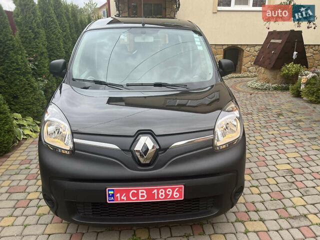 Черный Рено Кенгу, объемом двигателя 0 л и пробегом 29 тыс. км за 14200 $, фото 60 на Automoto.ua