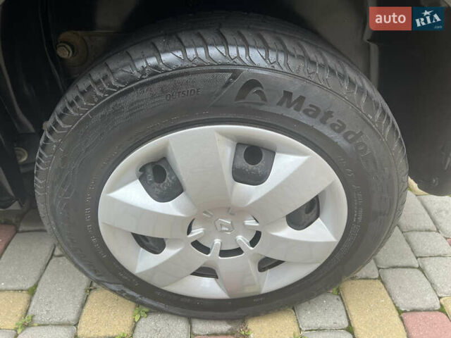 Черный Рено Кенгу, объемом двигателя 0 л и пробегом 29 тыс. км за 14200 $, фото 55 на Automoto.ua