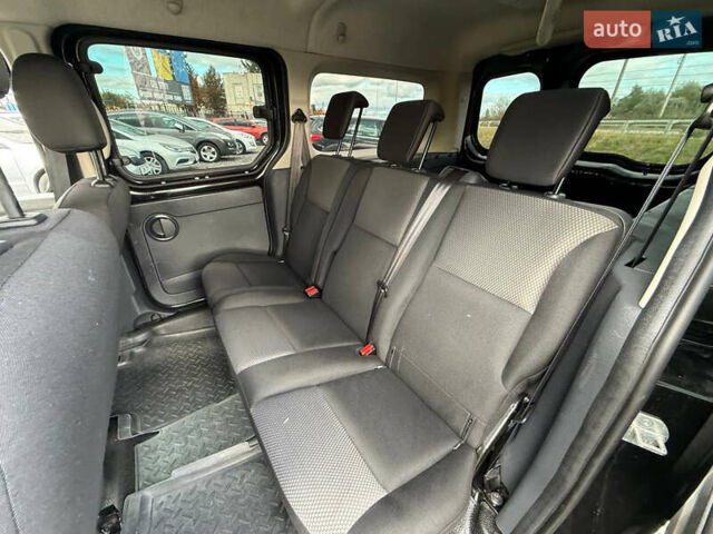 Черный Рено Кенгу, объемом двигателя 0 л и пробегом 75 тыс. км за 14700 $, фото 43 на Automoto.ua