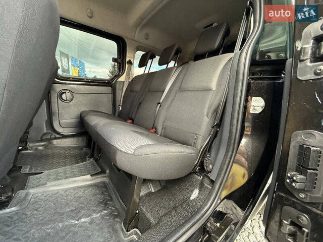 Черный Рено Кенгу, объемом двигателя 0 л и пробегом 75 тыс. км за 14700 $, фото 45 на Automoto.ua