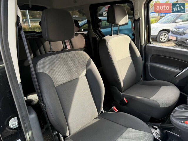 Черный Рено Кенгу, объемом двигателя 0 л и пробегом 75 тыс. км за 14700 $, фото 28 на Automoto.ua