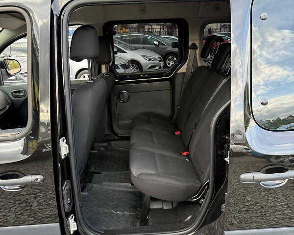 Черный Рено Кенгу, объемом двигателя 0 л и пробегом 75 тыс. км за 14700 $, фото 46 на Automoto.ua