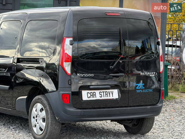 Черный Рено Кенгу, объемом двигателя 0 л и пробегом 75 тыс. км за 14700 $, фото 19 на Automoto.ua