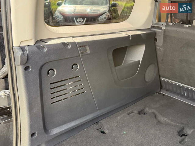 Черный Рено Кенгу, объемом двигателя 0 л и пробегом 75 тыс. км за 14700 $, фото 41 на Automoto.ua