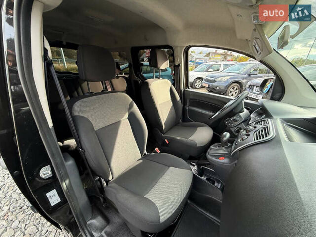 Черный Рено Кенгу, объемом двигателя 0 л и пробегом 75 тыс. км за 14700 $, фото 27 на Automoto.ua