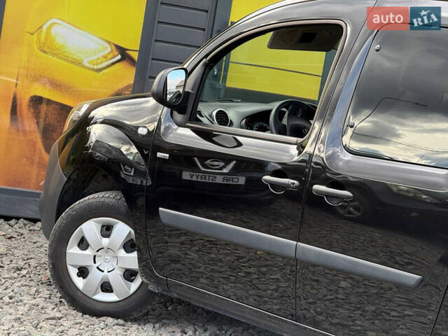 Черный Рено Кенгу, объемом двигателя 0 л и пробегом 75 тыс. км за 14700 $, фото 18 на Automoto.ua