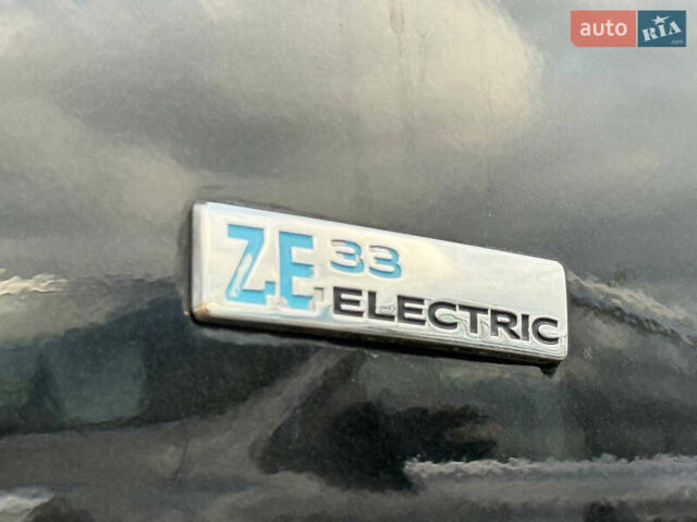 Черный Рено Кенгу, объемом двигателя 0 л и пробегом 75 тыс. км за 14700 $, фото 26 на Automoto.ua