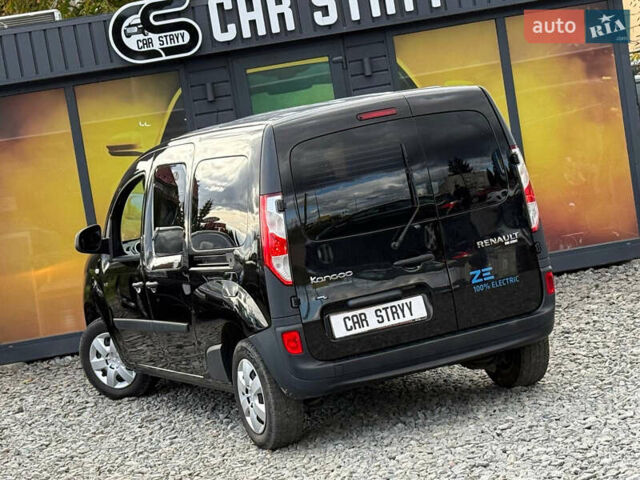 Черный Рено Кенгу, объемом двигателя 0 л и пробегом 75 тыс. км за 14700 $, фото 22 на Automoto.ua