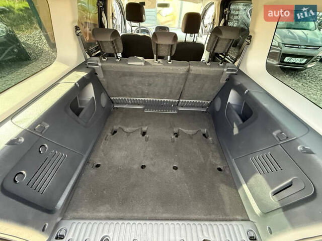 Черный Рено Кенгу, объемом двигателя 0 л и пробегом 75 тыс. км за 14700 $, фото 39 на Automoto.ua