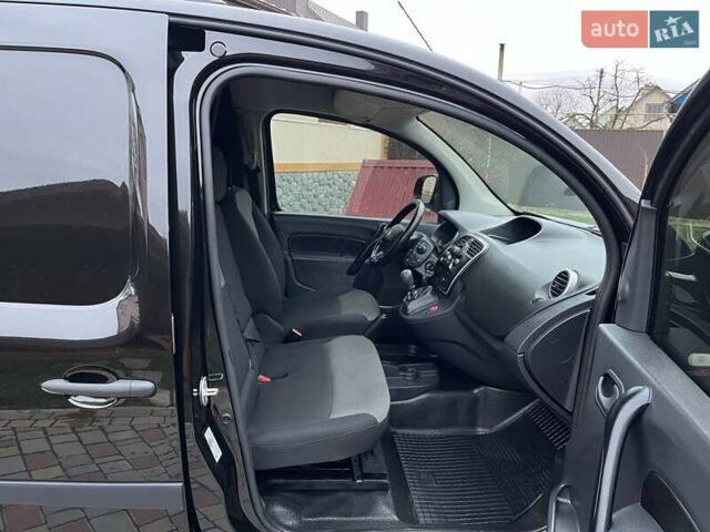 Черный Рено Кенгу, объемом двигателя 1.5 л и пробегом 132 тыс. км за 13700 $, фото 19 на Automoto.ua